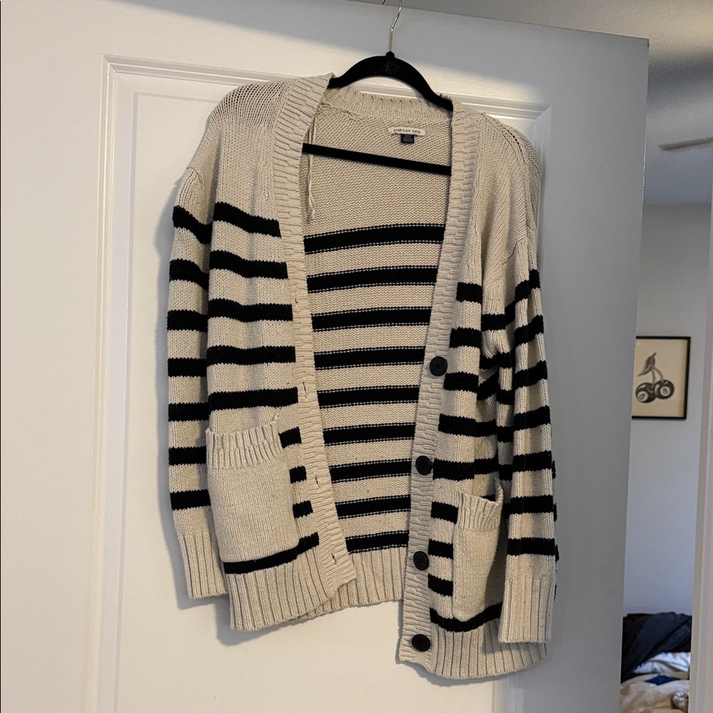 American Eagle Outfitters Cream Knit Sweater